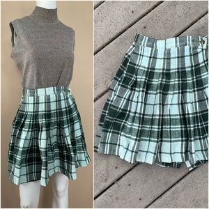 Vintage Green Plaid Skort | 90’s Pleated Plaid Mini Skirt | High Waisted Shorts